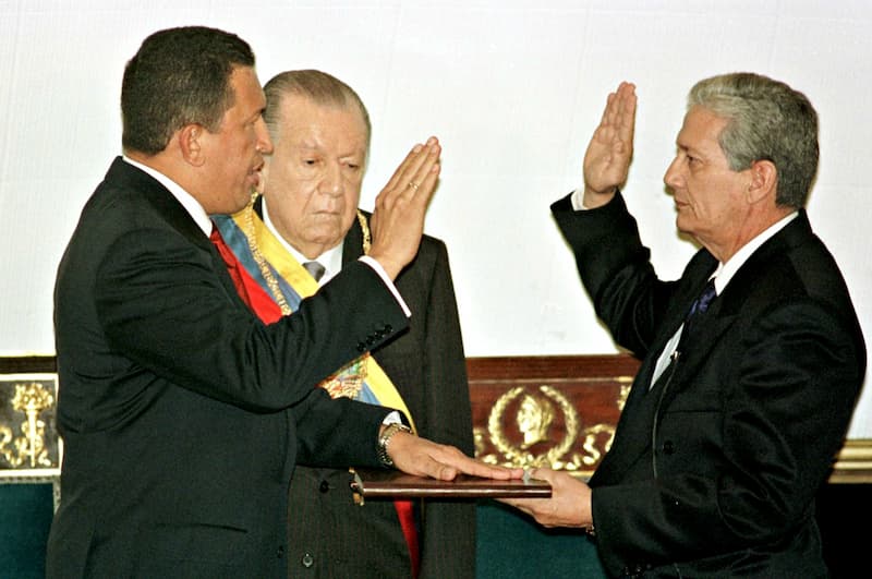 Después de 25 años de obstáculos y ataques, que comenzaron inmediatamente después de aquel 2 de febrero, la revolución sigue en pie y ha producido una dirección colectiva decidida a seguir sus pasos, ahora encabezada por Nicolás Maduro 