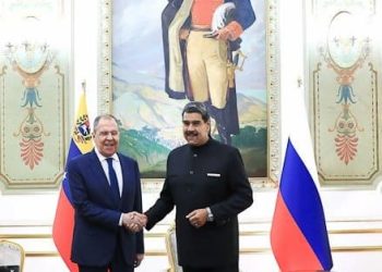 Lavrov en Caracas 2 La arrogancia de Occidente que, con su política de sanciones e intimidación a todo el resto del mundo, provocó que el denominado Sur Global encontrara mecanismos reales de unidad e intercambios. De allí la fuerza de los BRICS, del cual Rusia es fundador