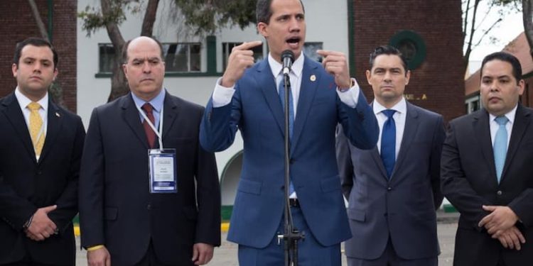 Citgo: la extrema derecha quiere cobrar 1 Para el imperialismo es necesario crear un precedente que permita a las grandes multinacionales aprovecharse de Estados que, como Venezuela, Ecuador en la época de Correa; o Bolivia; y antes Cuba; han decidido recuperar el control económico y político sobre la explotación de sus recursos