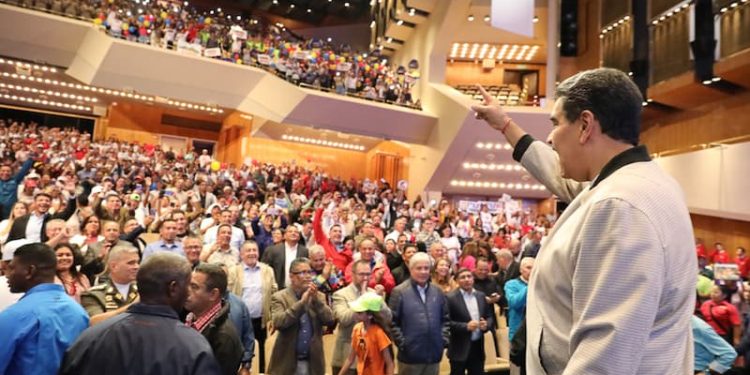 “Venezuela, pese a ser un país agredido, acosado, en guerra económica, no ha dejado de hacer elecciones… En medio de las peores sanciones fuimos a elecciones… En medio de una pandemia pavorosa, se llamó al pueblo a elegir una nueva Asamblea Nacional y así lo hizo en las urnas”, Nicolás Maduro