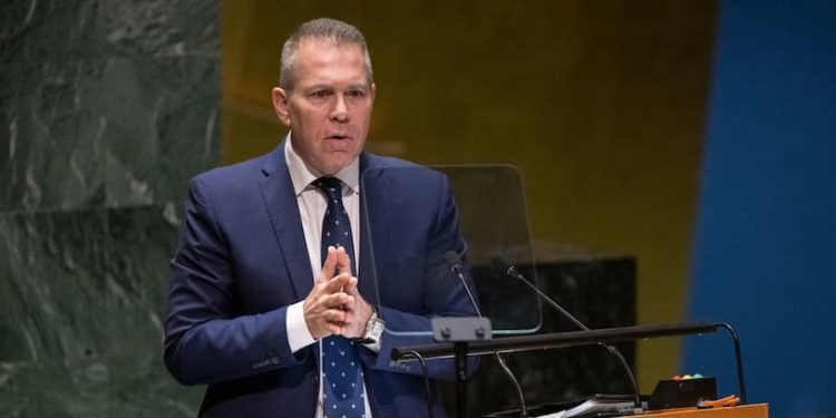 Otra vez huele a azufre en la ONU 1 Casi 18 años después de aquel antológico discurso del Comandante Chávez, hoy también podemos decir que huele a azufre en esa misma tribuna, sobre todo después de que el pasado 10 de mayo Gilad Erdan, embajador de Israel ante la ONU, se presentase allí completamente indignado porque la Asamblea, por abrumadora mayoría, había aprobado una resolución para ampliar el estatus jurídico de Palestina como miembro de dicha organización