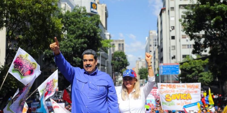 De acuerdo a diversos sondeos, si las elecciones presidenciales fueran mañana el electorado venezolano votaría por el candidato el chavista