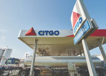 Robo en contexto electoral 3 "Estados Unidos está inaugurando con el proceso de la compañía petrolera de propiedad venezolana, CITGO, una peligrosa forma de expropiación Internacional que busca invalidar sus títulos de propiedad en USA por valor de 21 mil millones de dólares para entregarlos, sin que Venezuela pueda ejercer su derecho de legítima defensa a los acreedores nacionales de la compañía. Poco o nada ayuda este zarpazo financiero al proceso electoral que actualmente ocurre en el país vecino. Obligar a que se hagan elecciones en medio de sanciones, es una manera sutil, pero efectiva de intervenir en el derecho de los electores de votar libremente sin tener una escopeta en la nuca", Ernesto Samper