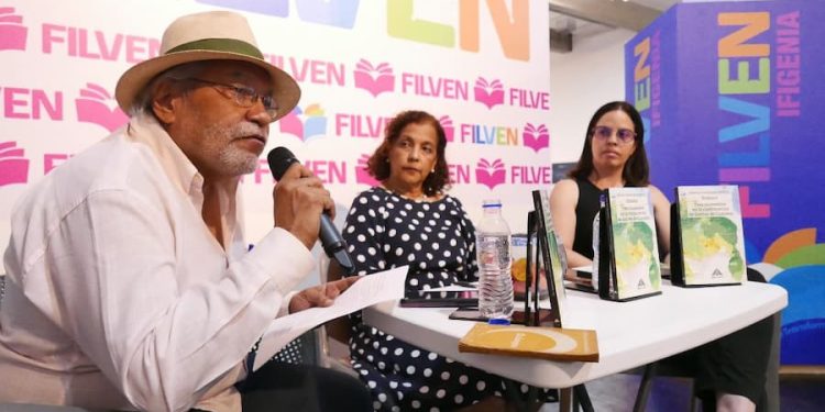 Filven 20: Leer transforma 1 En la Galería de Arte Nacional (GAN), en Caracas, la Filven permanecerá abierta al público hasta el domingo 21, con una programación integrada por 630 actividades entre presentaciones de libros, foros, conferencias, conversatorios, pabellón infantil y juvenil