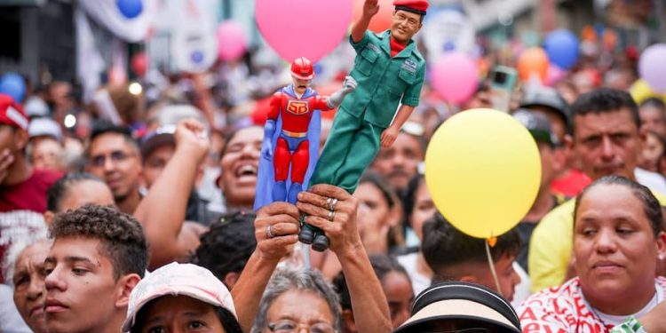 Vamos a votar por el cambio transformador 1 La oposición bloqueó y sancionó a PDVSA, generando casi mil medidas de asfixia económica contra la población venezolana