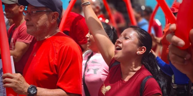 El camino angosto que recorren los pequeños valientes 1 El camino angosto que recorren los pequeños valientes