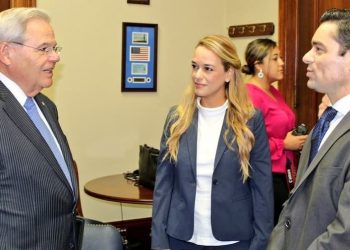 Senador Bob Menéndez declarado culpable de corrupción y fraude