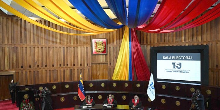 Cosa juzgada 1 No hay dudas de que el extremismo seguirá ensayando fórmulas para tratar de generar masa crítica insurreccional en contra de la paz y respeto a las instituciones del Estado venezolano, con apoyos y silencios internacionales en el marco de un proceso geopolítico que pretende desde afuera definir las acciones de un país tutelado y colonizado al servicio del hegemonismo