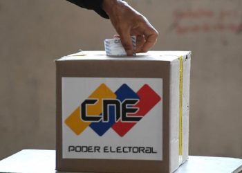Cuatro juristas enviados a las elecciones dijeron que no tenían pruebas que contradijeran la victoria de Nicolás Maduro