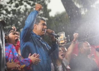 Presidente Nicolás Maduro aseguró que están utilizando la aplicación Whatsapp para amenazar a Venezuela