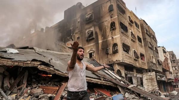 Palestina: Genocidio por partes 2 Muy lamentable que, en un año, el derecho internacional y las instituciones de la ONU quedaron bajo los escombros, mientras la CIJ demostró que responde a los poderes de occidente, al sionismo...” (Nicolás Maduro)
