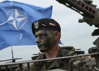 Guerra mundial comercial a la vista 4 En los últimos años, por sumarse incondicionalmente a los dictados de Washington respecto a las sanciones contra Rusia, Europa perdió ventajas competitivas. ¿Aprendieron la lección? ¿Si Trump empieza su anunciada guerra comercial contra China decidirán soberanamente? ¿Sacrificarán nuevamente a su población por servir eficientemente al hegemón?