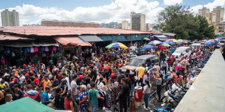 2025: un año más de heroica resistencia 1 La economía venezolana a pesar del asedio al que está sometida, creció 8,5% en los tres primeros trimestres de 2024; confirmando una tendencia positiva de 14 trimestres, y hoy logra producir casi el 90% de sus necesidades alimentarias