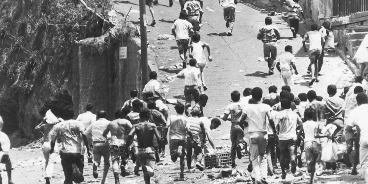 Hoy el paquete económico lo aplica EE.UU. con medidas coercitivas que allá llaman «sanciones». El pueblo sabe qué guarismos desean otros “genios” como los que se financian con los fondos de la USAID