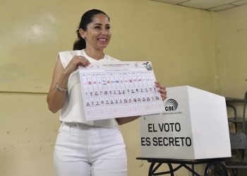 Luisa González propone un plan estratégico para volver a poner el país de pie. “Revivir Ecuador” ha sido su lema de campaña y, en este caso, es un paso necesario, tanto por la urgencia de regenerar un espacio democrático, como por la necesidad de superar una crisis múltiple de alta intensidad