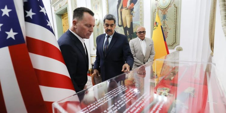 Cautela, respeto y diplomacia 1 Venezuela sobre los acercamientos entre Washington y Caracas reafirma sus principios consagrados en la paz, el diálogo entre iguales, el respeto de la soberanía, y expresa su disposición de mantener los canales diplomáticos abiertos