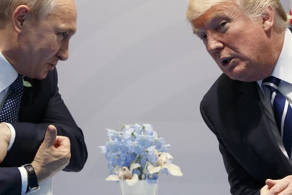 Moscú y Washington conversan amablemente 2 "La frígida solterona Europa está loca de celos y rabia. No fue avisada de la llamada Putin-Trump ni consultada sobre su contenido o declaraciones posteriores…Demuestra su verdadero papel en el mundo y sus posibilidades de enganchar a un marido. No es de extrañar. El tiempo de Europa ha terminado. Es débil, fea e inútil", Dimitri Medvédev, vicepresidente del Consejo de Seguridad ruso