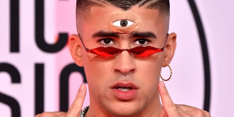 Bad Bunny y Ruiz-Guevara 1 Bad Bunny y Ruiz-Guevara