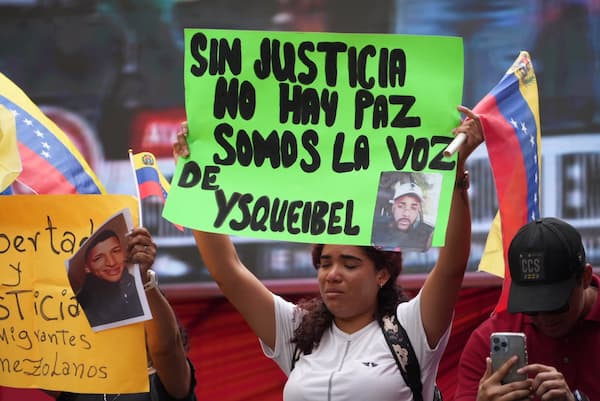 Marcha en defensa de los migrantes secuestrados en El Salvador 5 WhatsApp Image 2025 03 18 at 5.49.42 PM
