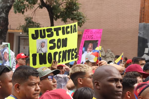 Marcha en defensa de los migrantes secuestrados en El Salvador 4 WhatsApp Image 2025 03 18 at 5.50.19 PM 2