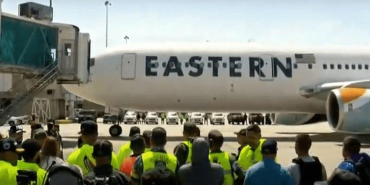 Llegan a Venezuela 175 migrantes desde EE.UU. 1 Llegan a Venezuela 175 migrantes desde EE.UU.