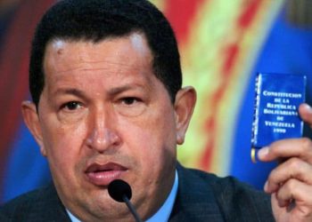 Hoy más posible que nunca antes jamás en la historia venezolana y …de América, y en la historia del mundo. Ahora si es posible el socialismo, … cambiar el rumbo de la historia. El capitalismo se debilita, el imperialismo se debilita, hagámoslo