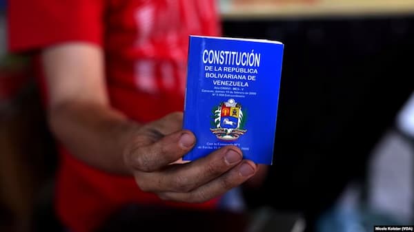 El Comandante Hugo Chávez y la Reforma Constitucional de 2007 (III Parte) 2 Constitucion