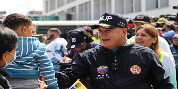 Vuelven a su patria 178 venezolanos desde los EE.UU. 1 Vuelven a su patria 178 venezolanos desde los EE.UU.