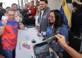 Rafael Lacava inscribió su postulación para la Gobernación de Carabobo: “La Revolución se hace con el Poder Popular”