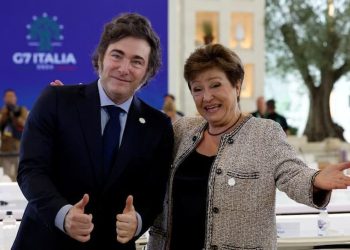 Confundir y “balcanizar” territorios y cerebros, destruyendo su identidad colectiva es el objetivo al que apunta un sistema capitalista en crisis estructural, que necesita reconvertir en sentido bélico las economías y las conciencias, porque teme la fuerza organizada del poder popular