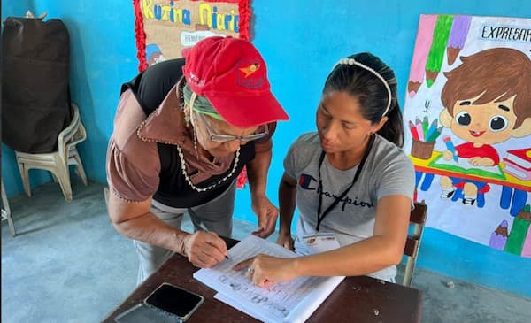 El 27 de abril, durante la Gran Consulta Popular que se celebró a nivel nacional, se registró un récord de participación, y el presidente Maduro ya ha encargado a su equipo económico que proceda sin demora al depósito de los fondos necesarios para financiar los proyectos aprobados por las comunidades