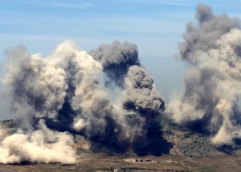 Israel bombardea sur del Líbano bajo el pretexto de destruir instalaciones usadas por Hezbolá