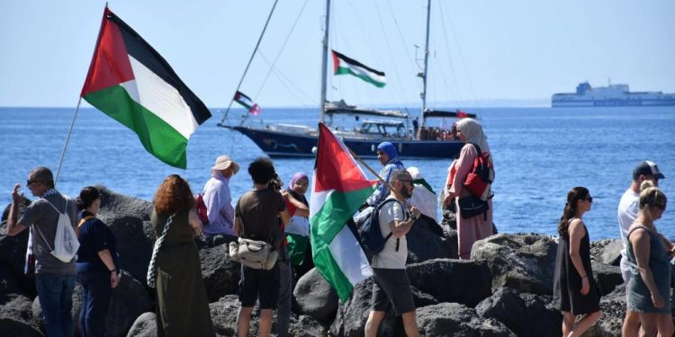 Israel intercepta buque con miembros de misión humanitaria Flotilla de la Libertad 1 Israel intercepta buque con miembros de misión humanitaria Flotilla de la Libertad