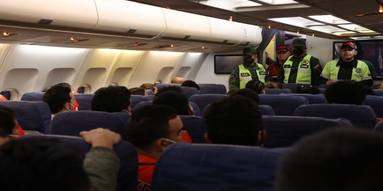 210 connacionales regresan a Venezuela en el vuelo número 49 de la Gran Misión Vuelta a la Patria 1 210 connacionales regresan a Venezuela en el vuelo número 49 de la Gran Misión Vuelta a la Patria