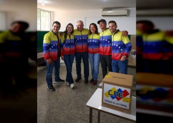 Diosdado Cabello: “Cada día el CNE se supera con la rapidez y transparencia con la que la gente puede ejercer su derecho al voto”