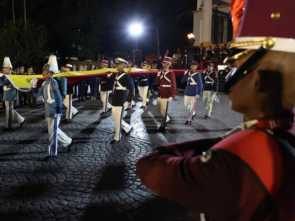 Es necesario, y a tiempo, racionalizar y enseriar la política, de asumir o atribuir la responsabilidad a quien corresponda frente al desorden a que podría conducir el absurdo de una subcultura o a una contracultura anti bolivariana en perjuicio de la nacionalidad y con graves riesgos a la existencia del Estado Nación