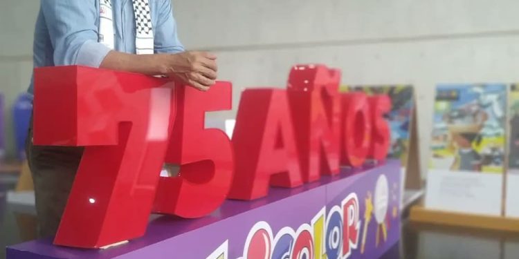 Niños Constituyentes: un proyecto para el futuro 1 “Hemos combinado la producción de libros con la promoción de lectura, hacemos talleres para adultos y para niños porque consideramos que la infancia es la semilla de la Patria, es la conciencia del presente y del futuro. En el Táchira, con la asesoría de varios constituyentes, comenzamos a pensar en una constituyente para niños y niñas. Desarrollamos una metodología para el acercamiento del Proyecto País desde la comprensión de niños, docentes y familias”