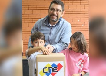 Farith Fraija resalta jornada electoral como «un día histórico para la democracia venezolana»