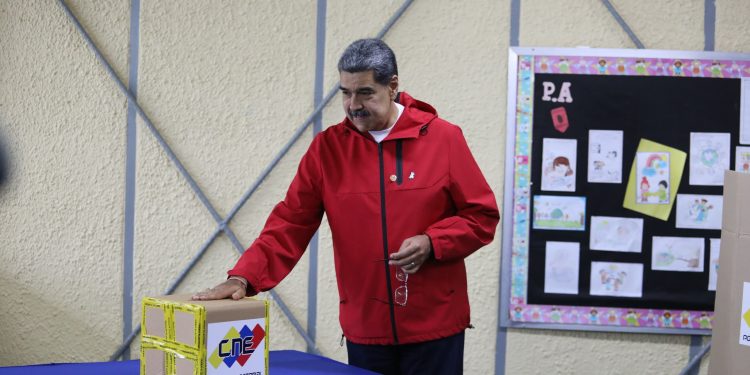 Maduro destaca el protagonismo de la juventud venezolana: “Ahora es que viene lo bonito para ustedes” 1 Maduro destaca el protagonismo de la juventud venezolana: “Ahora es que viene lo bonito para ustedes”