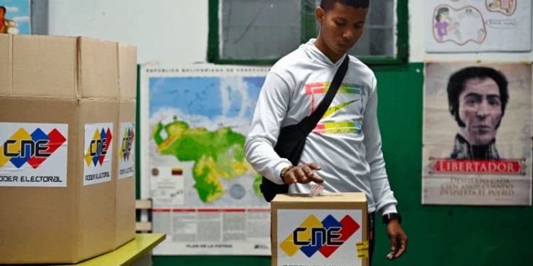 En defensa del país 1 Estas dos semanas de campaña electoral mostrarán nuevamente al mundo la convicción definitiva de Venezuela de ser una nación soberana