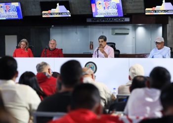Maduro: Bolivia recobrará su camino con unión