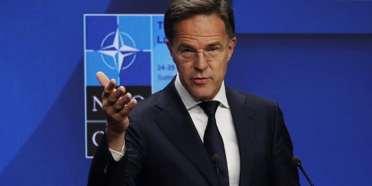 Trump se ensaña con Europa y no solo es por negocios 1 Unión Europea es un territorio ocupado. Sobre todo Alemania, en cuyo territorio hay varias bases militares norteamericanas, incluso con armas nucleares