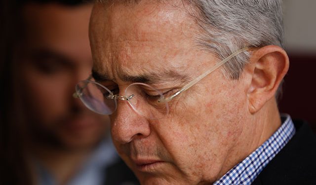 Negada medida provisional para suspender la detención domiciliaria de Álvaro Uribe Vélez 1 uribe 5