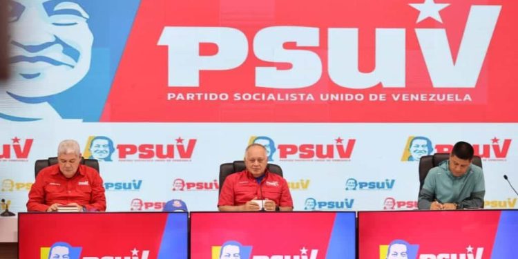 Diosdado Cabello: “A Estados Unidos se le cayó el tema del Tren de Aragua y nadie les cree la excusa del narcotráfico” 1 Diosdado Cabello: “A Estados Unidos se le cayó el tema del Tren de Aragua y nadie les cree la excusa del narcotráfico”