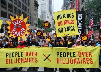 «Rey Trump»: Las Masivas Protestas «No Kings» desafían el giro autoritario del Presidente