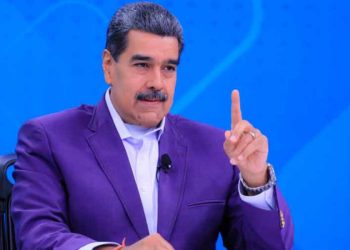 Presidente Maduro aseguró que a los venezolanos los sostiene el valor de la venezolanidad y no se arrodillan ante nadie
