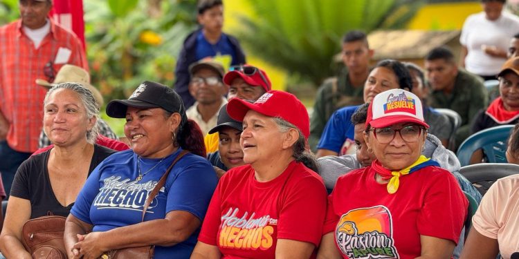 Presidente Maduro asegura que los Comités Bolivarianos de Base asumirán la defensa de la Patria 1 Presidente Maduro asegura que los Comités Bolivarianos de Base asumirán la defensa de la Patria