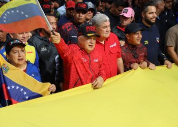 Cabello resalta la unión del Pueblo para defender la Patria 7 IMG 20251125 WA0138