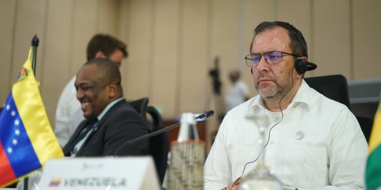 Canciller Gil denuncia ejecuciones extrajudiciales en el Caribe en Cumbre CELAC-UE 1 IMG 20251109 213402 274 1