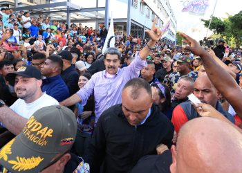 Presidente Maduro se une a la masiva marcha juvenil 6 IMG 20251113 181729 617